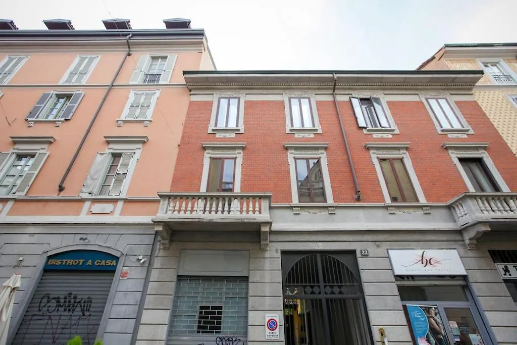 Apartment Hacca Collection- Navigli&Bocconi-Centro-Porta Romana Milan