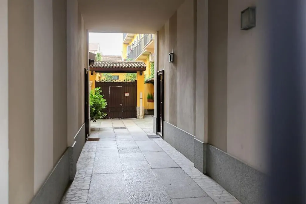 Hacca Collection- Navigli&Bocconi-Centro-Porta Romana Milan Apartment
